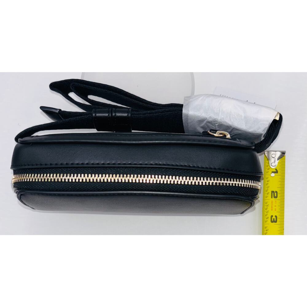 Lululemon Everywhere Belt Bag 1L, Black and Gold, NWT - Picture 4 of 4